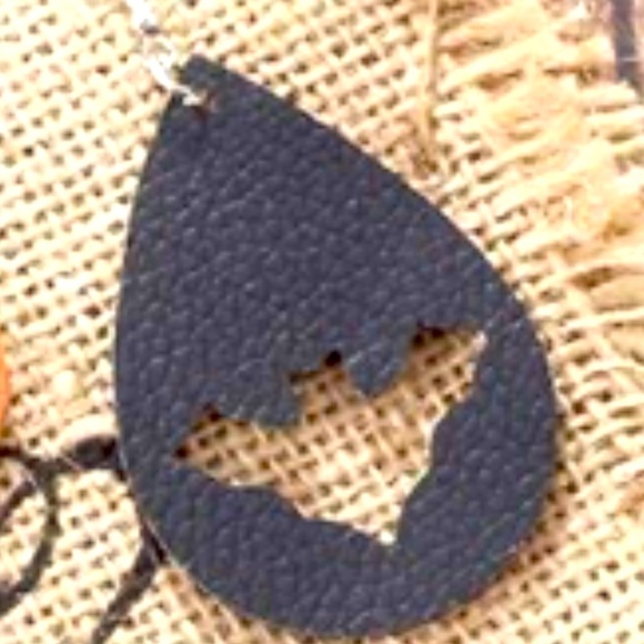 ‼️2/$10 or 3/$12‼️ Black Bat Faux Leather Teardrop Shaped Halloween Earrings - Picture 3 of 5